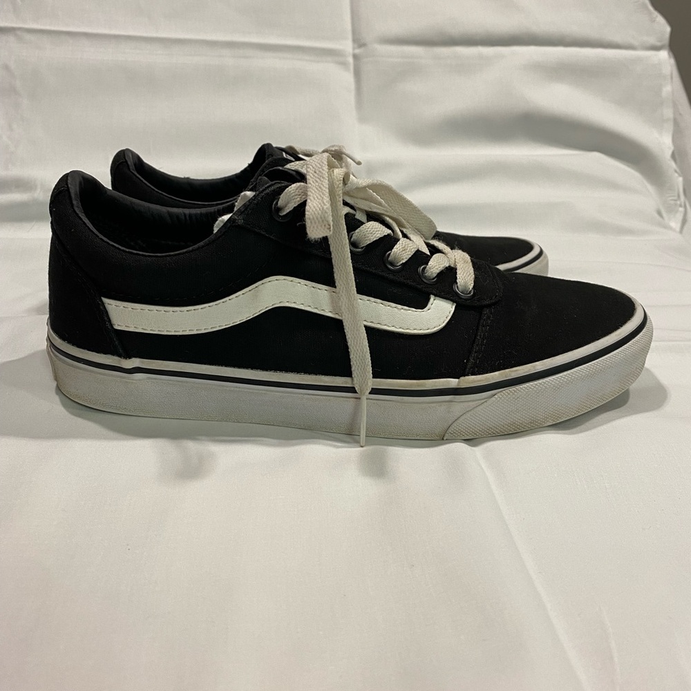 Vans Women’s Size 9 classic